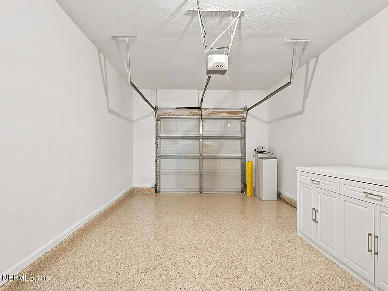 577 Scrub Jay Dr — Photo 28