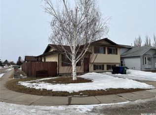 734 Sherry WAY, Saskatoon, SK S7M 5R7
