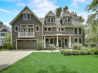 1411 Woodland Dr, Deerfield, IL 60015