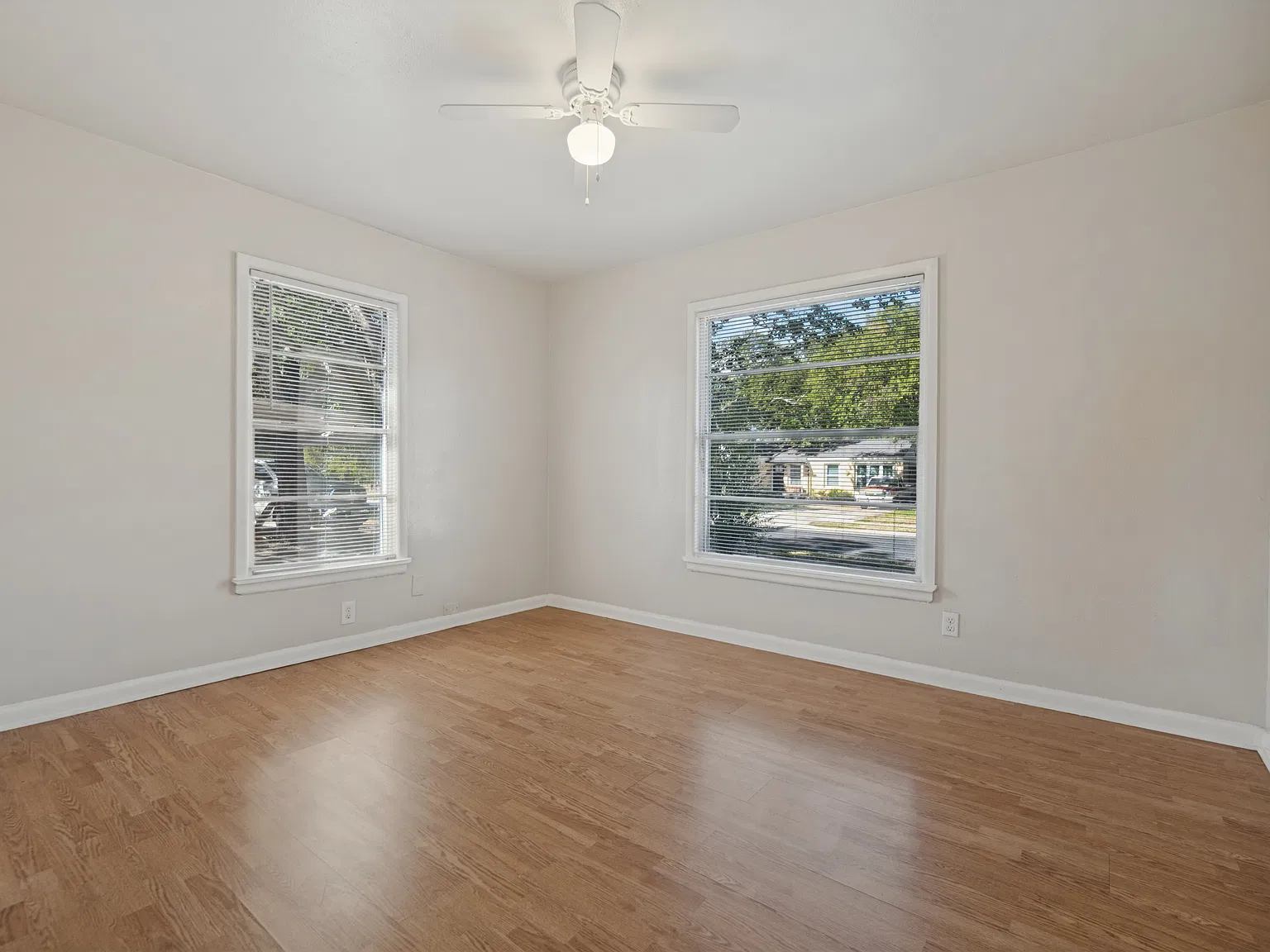 2 bed, 1077 sqft, $1,800 — Photo 2