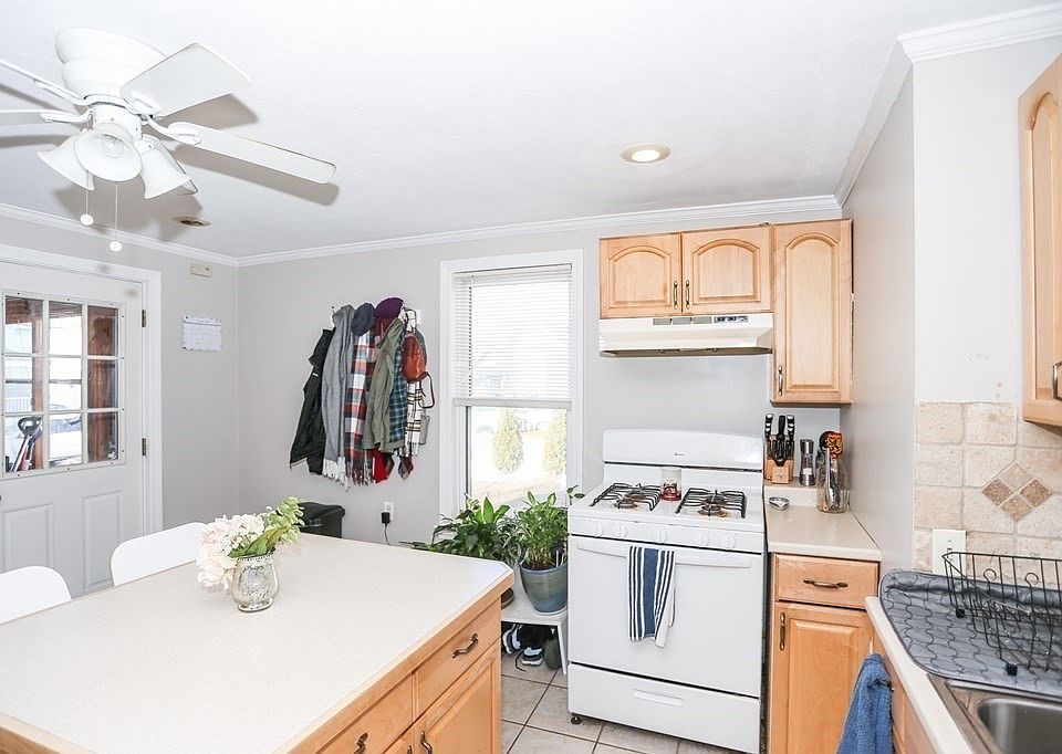 102 Dysart St, Quincy, MA 02169 Zillow