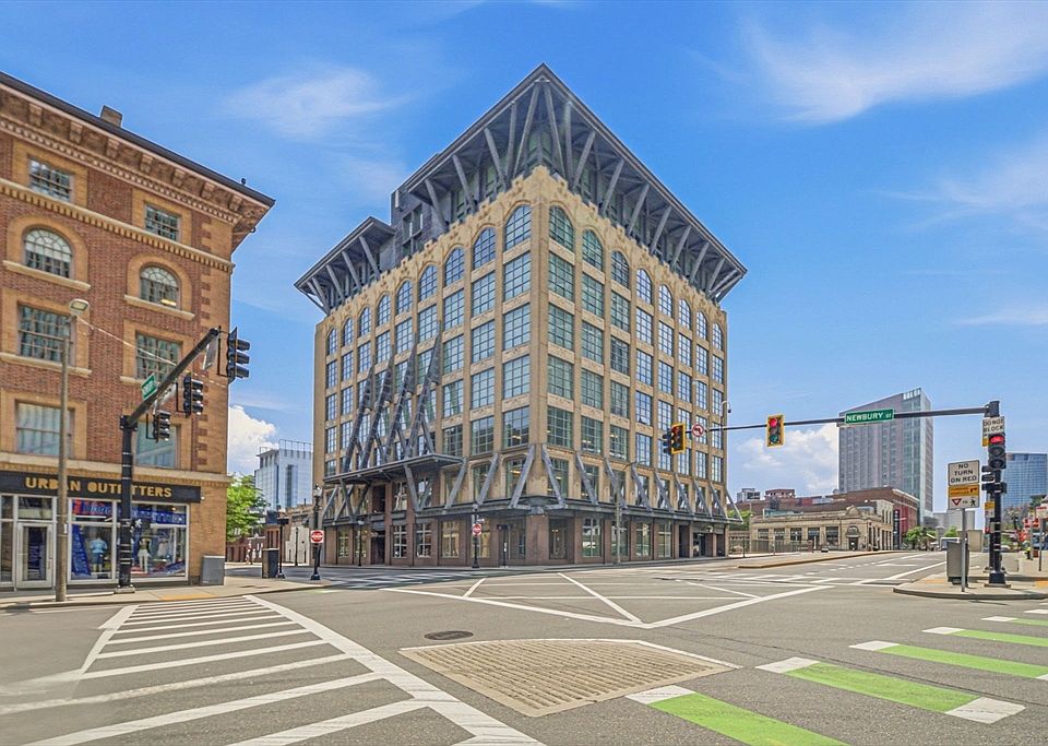 1st image of 360 Newbury St Unit 508