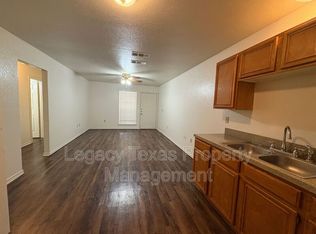 1112 Williams Ave APT D, Cleburne, TX 76033