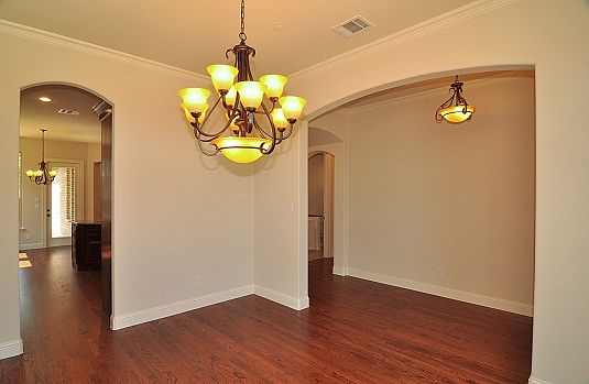 3rd image of 5048 Heritage Oaks Dr