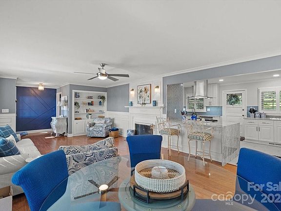 4th image of 1302 Park Ln
