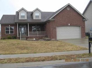 220 S Rushmore Dr, Vine Grove, KY 40175