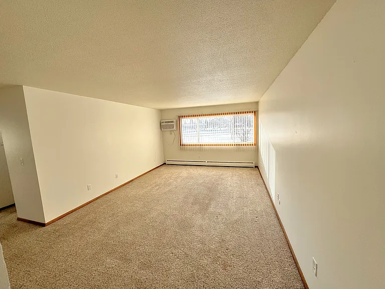 Golfview Apartments — Photo 18
