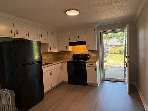 3rd image of 1912 Batts Ln APT D