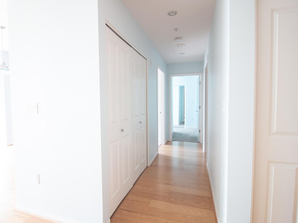 1st image of 850 Beech St Unit 413