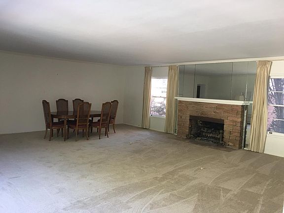 2nd image of 113 Via Venezia