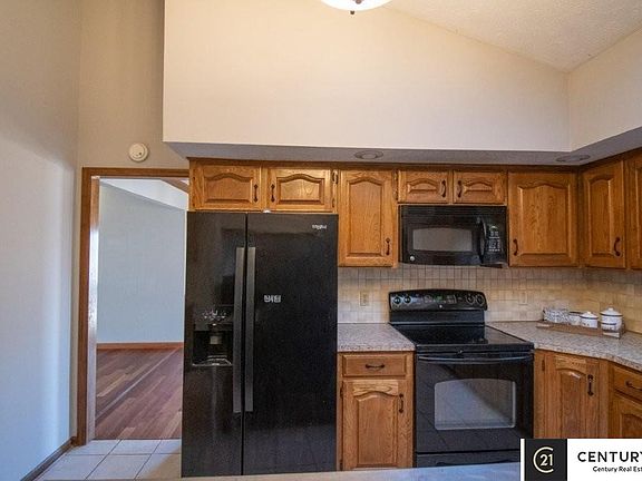 5th image of 807 S Taylor St