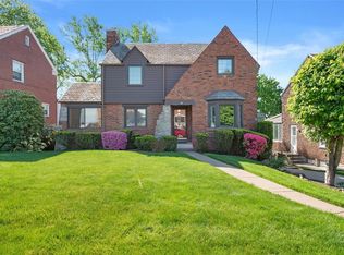 18 Pocono Dr, Pittsburgh, PA 15220