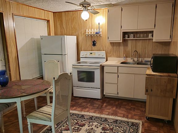 2nd image of 400 Monza Ave #2