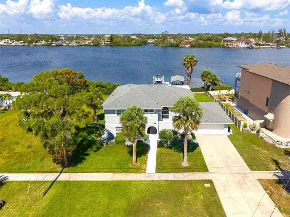 644 Bayshore Dr, Tarpon Springs, FL 34689