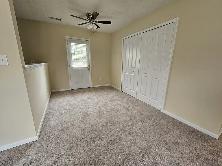 124 Hunt Club Ct — Photo 6