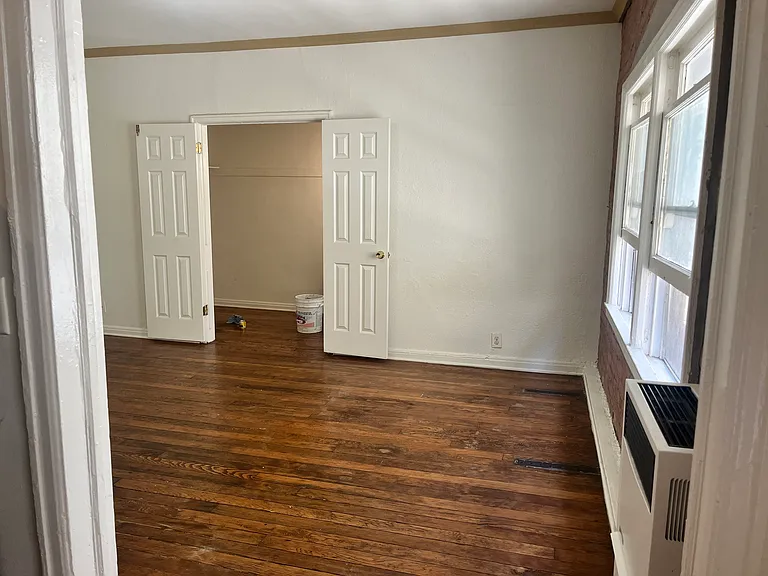 554 S Hobart Blvd #203 — Photo 9