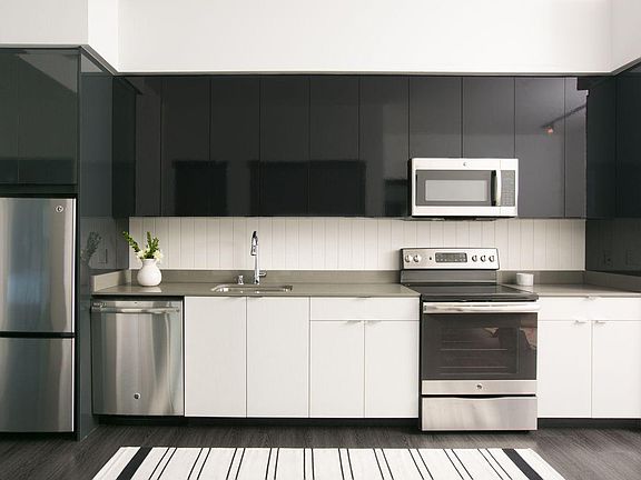 3rd image of 4201 30th St APT 207