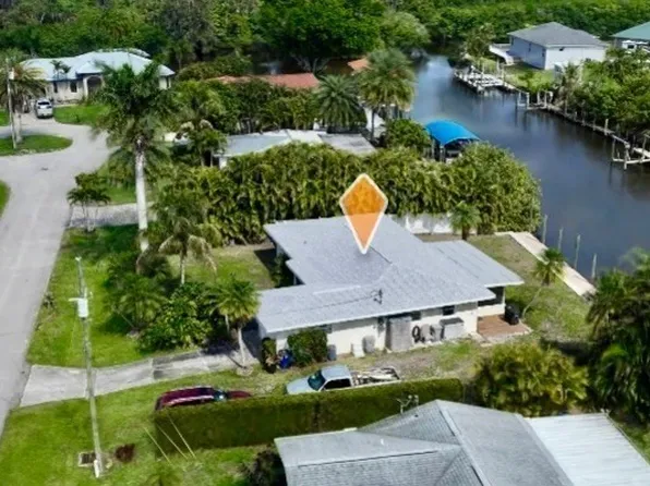 1728 Club House Rd, North Fort Myers, FL 33917