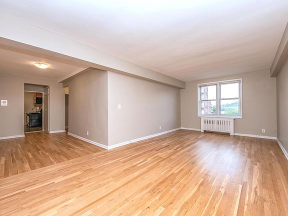 4th image of 1133 Midland Ave APT 3G