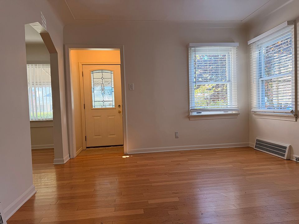 127 N Vermont Ave, photo 4