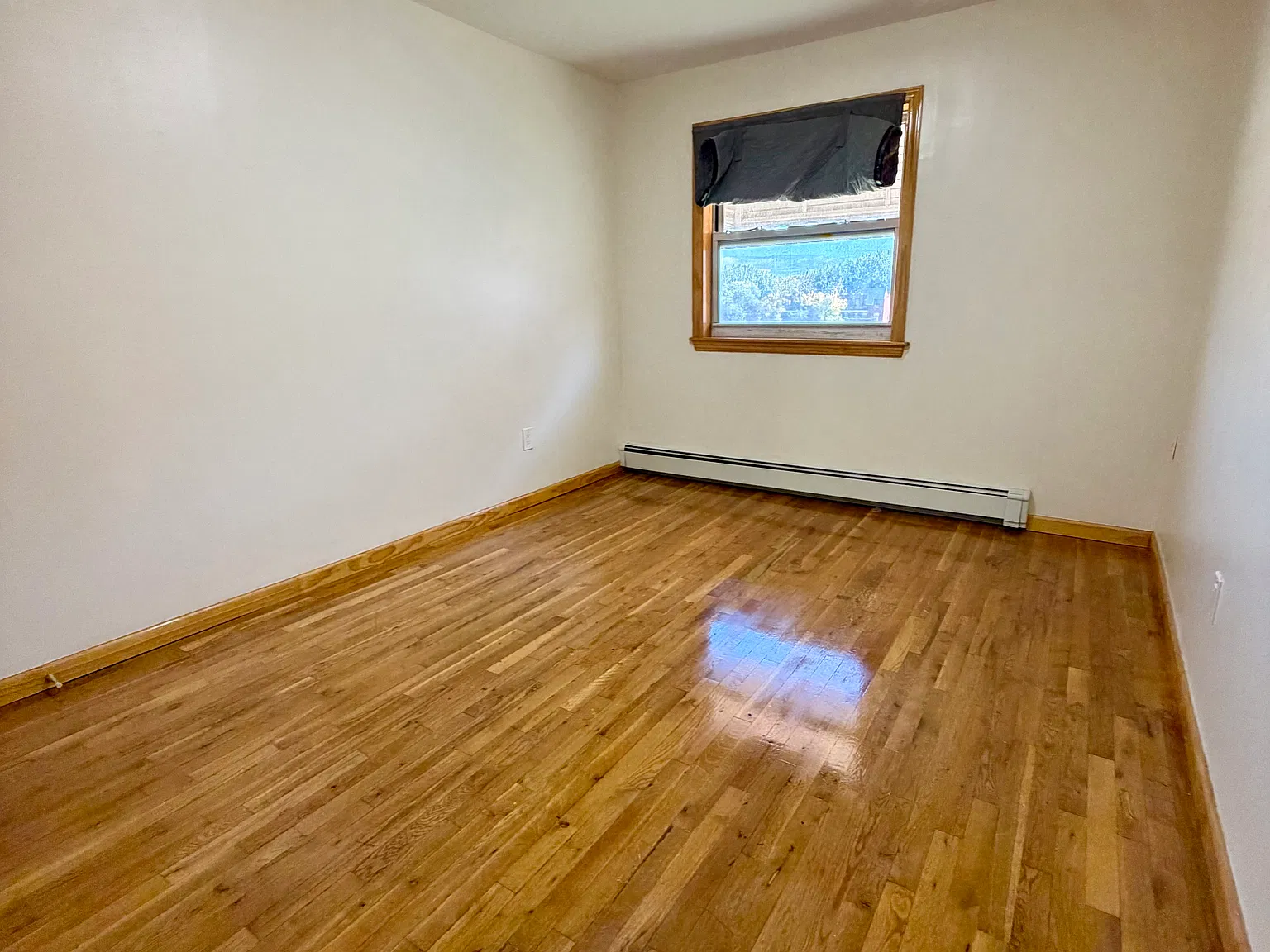 3 bed, 1300 sqft, $3,200 — Photo 3