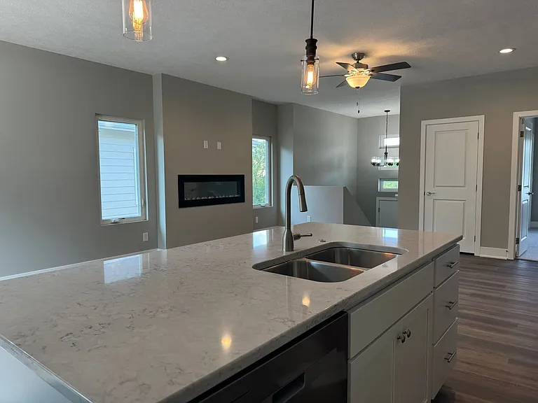 302 N Allen St — Photo 8