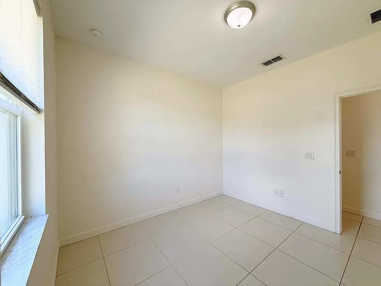 2 W Orange St #102 — Photo 31