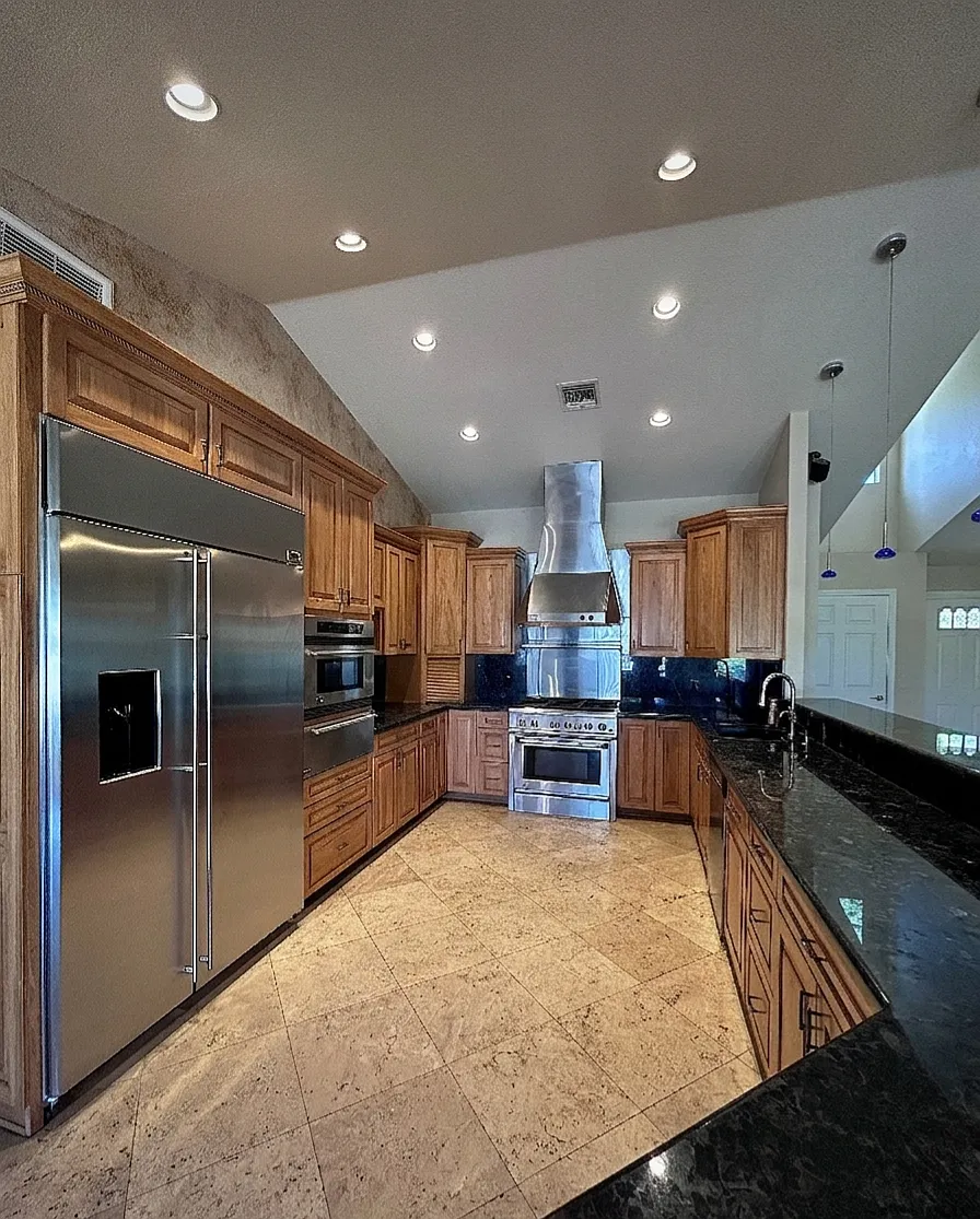 3 bed, 2900 sqft, $2,200 — Photo 3