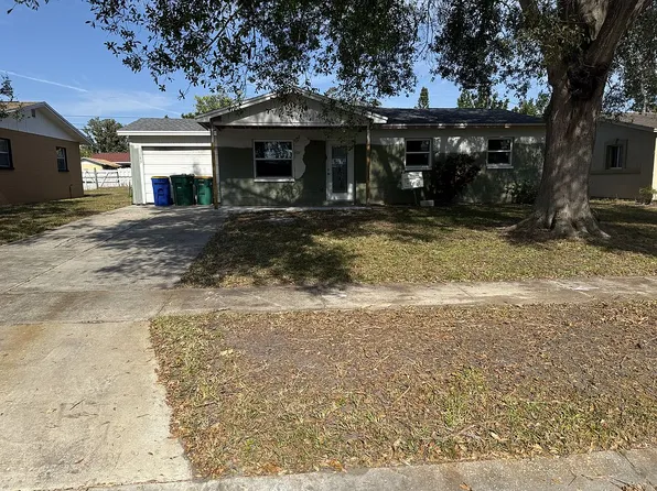 11083 Temple Ave, Seminole, FL 33772