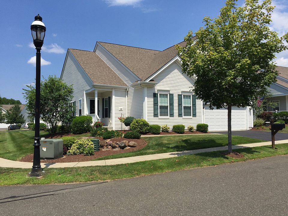 2nd image of 138 Thorn Hollow Rd