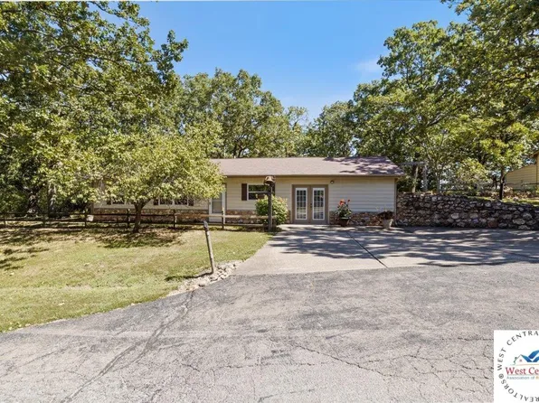 30556 Stonehaven Dr, Warsaw, MO 65355