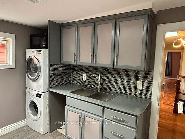 33 Salem Ave #UPPER — Photo 12