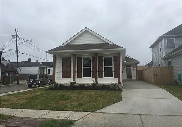 1st image of 424 Dolhonde St