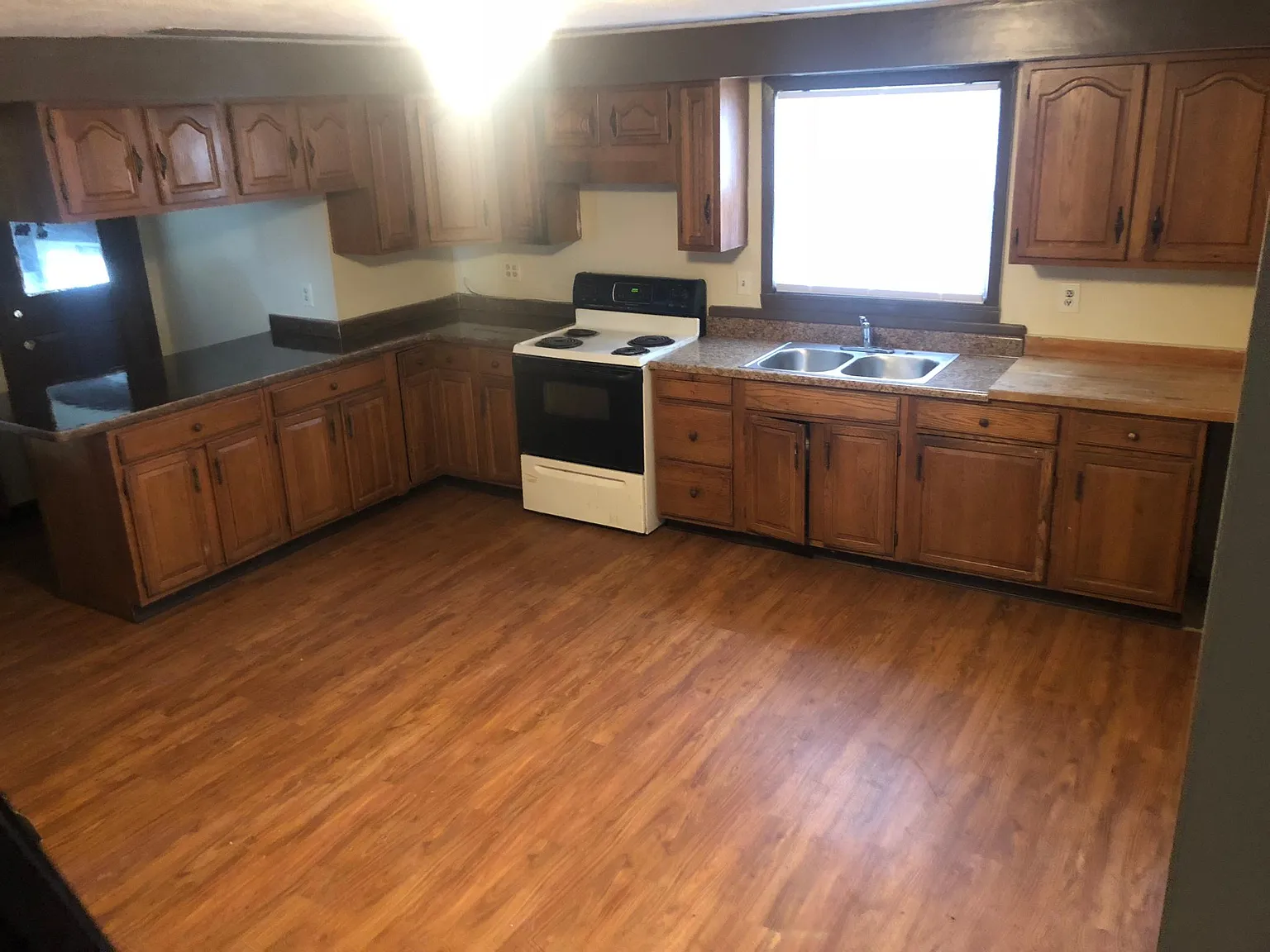 3 bed, 1500 sqft, $1,850 — Photo 2