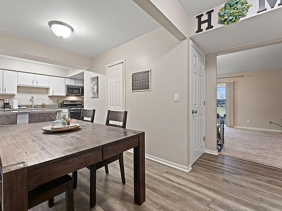3rd image of 2610 Knollwood Dr
