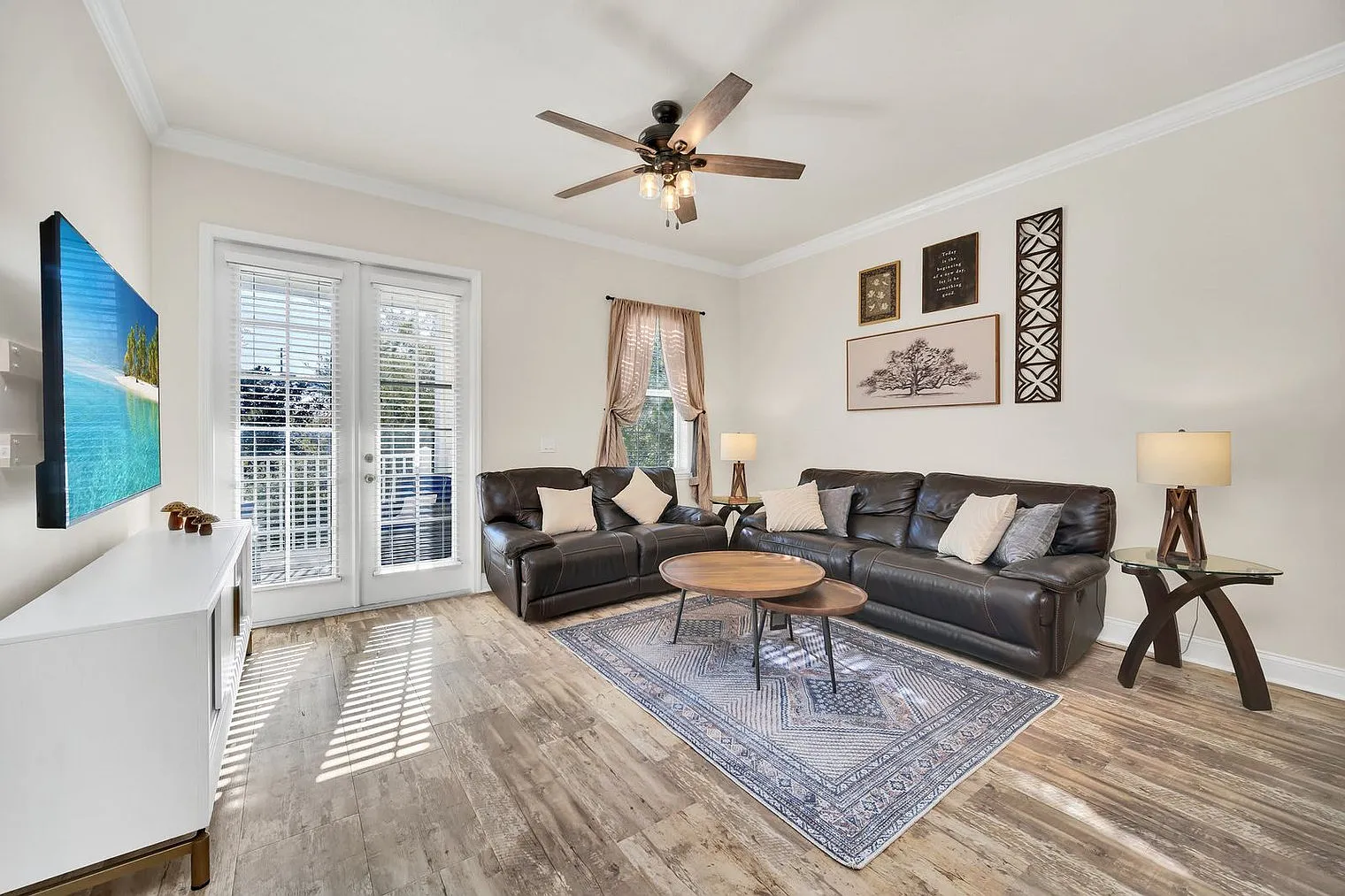 3 bed, 2.0 bath, 1356 sqft, $3,344 — Photo 1