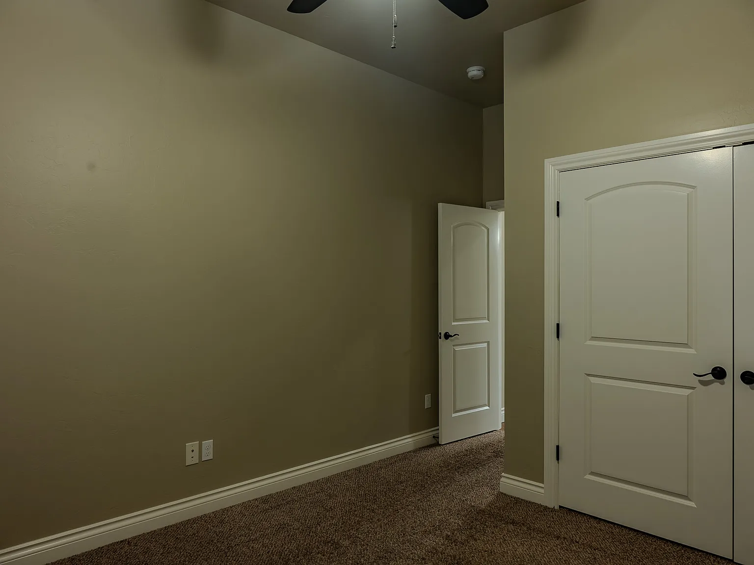 3 bed, 1953 sqft, $2,200 — Photo 4