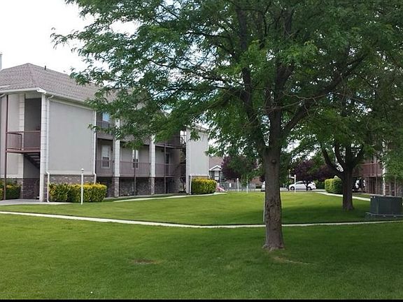 3rd image of 1050 S Orem Blvd