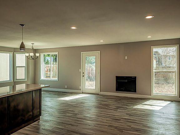 2nd image of 927 Janimari Ct