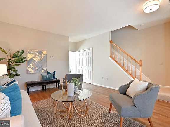 3rd image of 7243 Parsons Ct