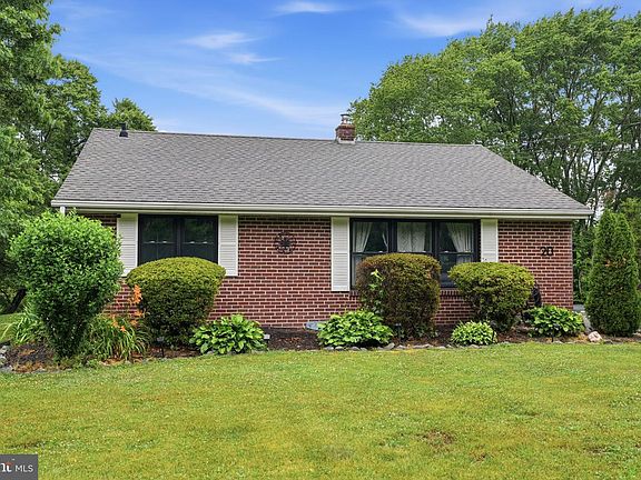 2nd image of 20 Poplar Rd
