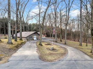 131 Timber Ln, New Castle, PA 16101