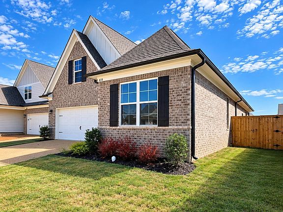 3rd image of 838 W Quitman Ct
