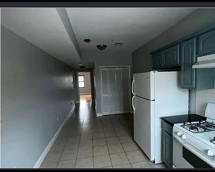 180 Ferry St #B3 — Photo 3