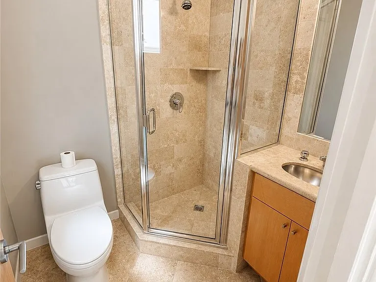 2406 Ocean Dr — Photo 14