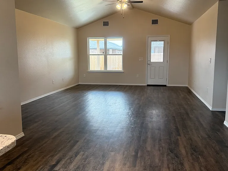 10501 Admire St — Photo 2