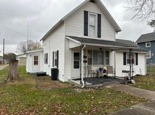 210 Holmes Ave, Rossville, IL 60963