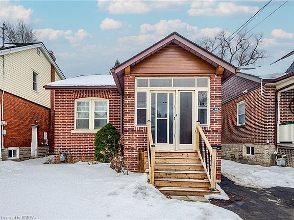 3rd image of 48 Longwood Rd N