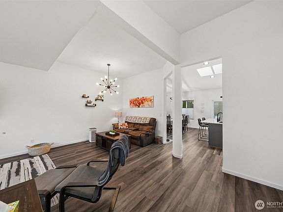 3rd image of 15207 87th Street Ct E