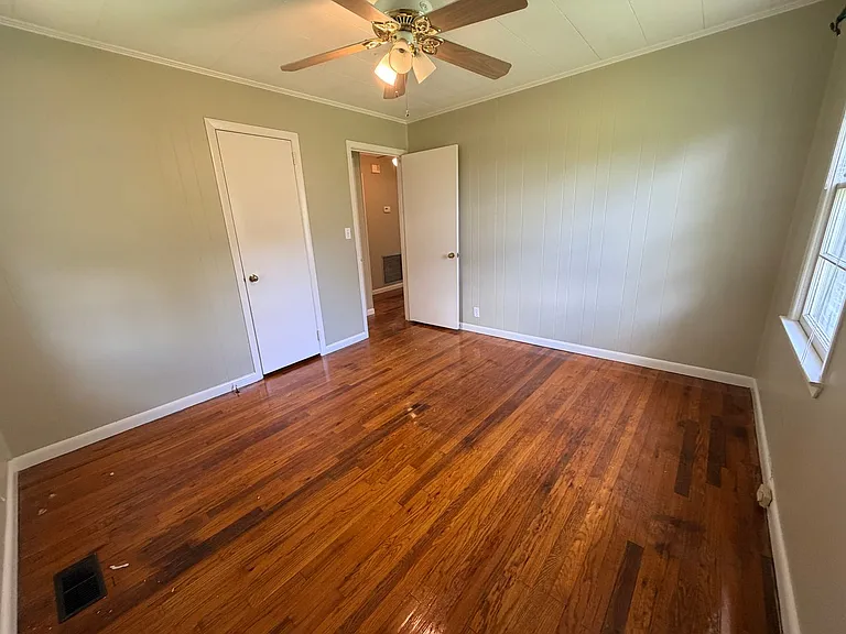 105 Highland Heights Dr — Photo 5